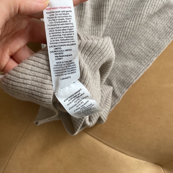 MUJI wool turtleneck - Picture 7 of 8